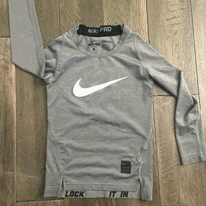 Nike tee long sleeves